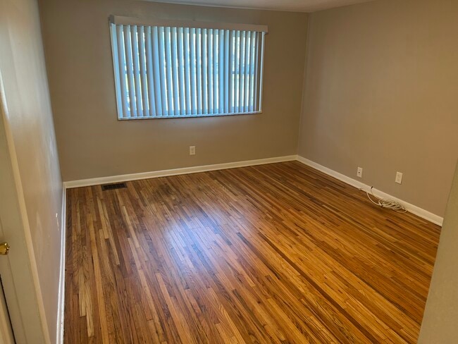 Photo - 94 Hinchey Ave