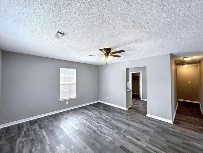 Photo - 2777 Caffey St