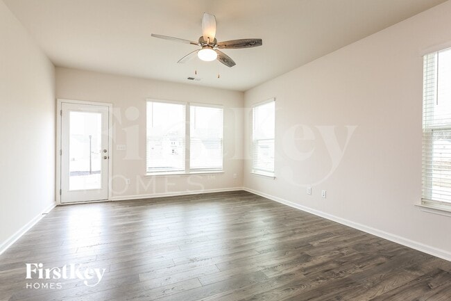 Photo - 607 Goldburn Wy