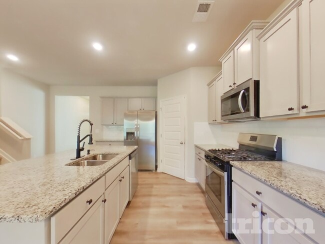 Photo - 767 Humphry Dr