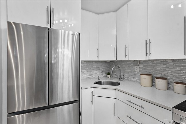 Photo - 5800 Arlington Ave Unit 1K