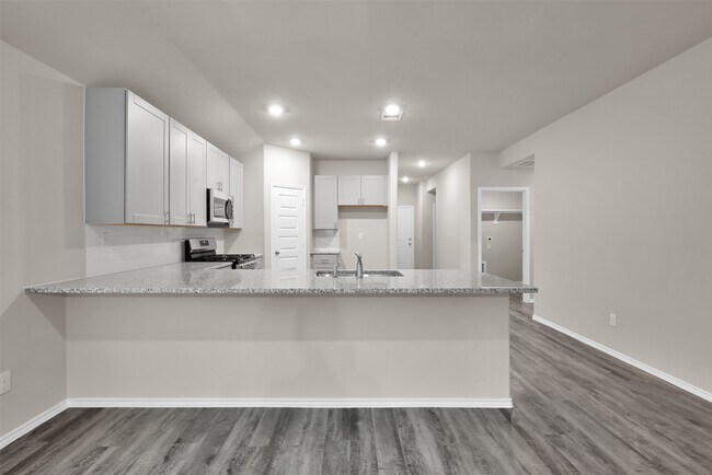 Photo - 257 Gallant Front Trl