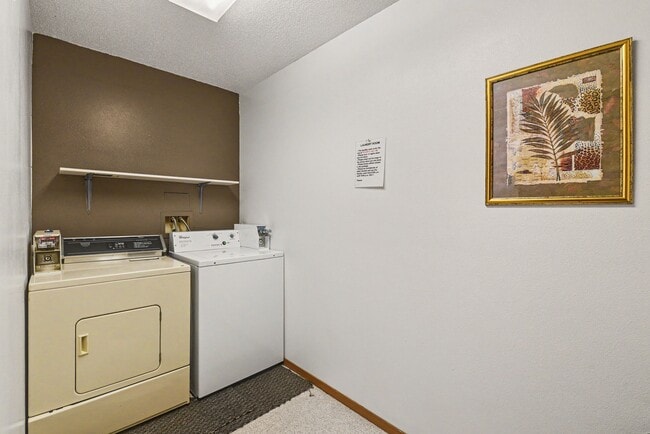Photo - 1920 Locust St Unit 208