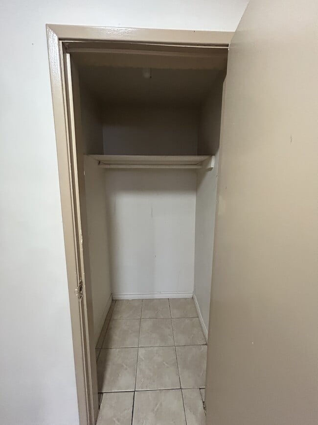 Photo - 11715-11124 124 St Unit 101