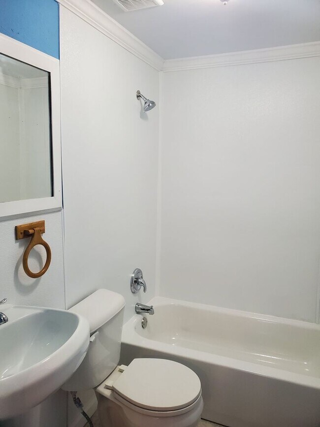 Photo - 109 Circle Dr