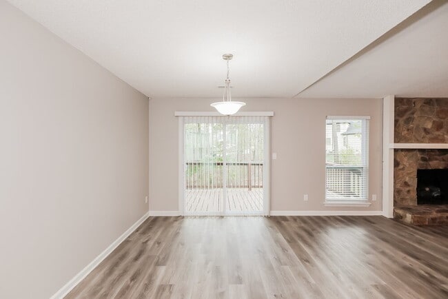 Photo - 7500 Lawyers Station Dr