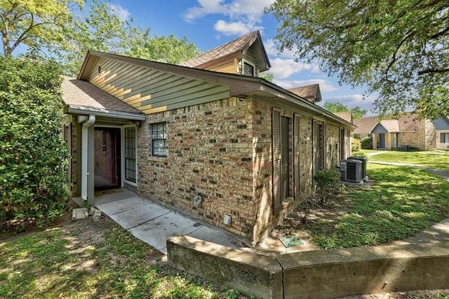 Photo - 1601 Faro Dr Townhome