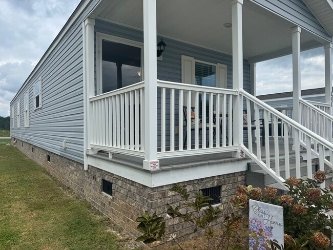 Photo - 848 Lookout Dr