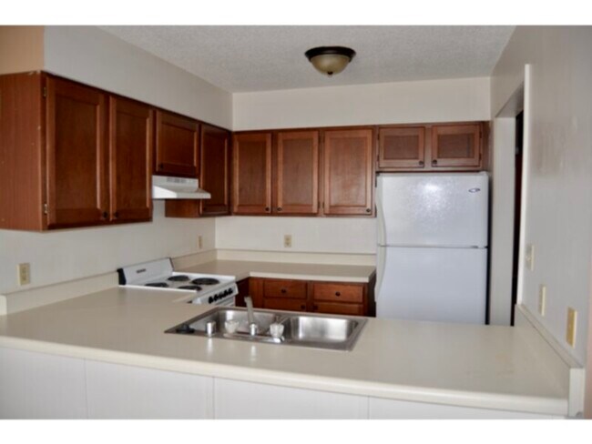 Photo - Lakewood Apartments: Premium location