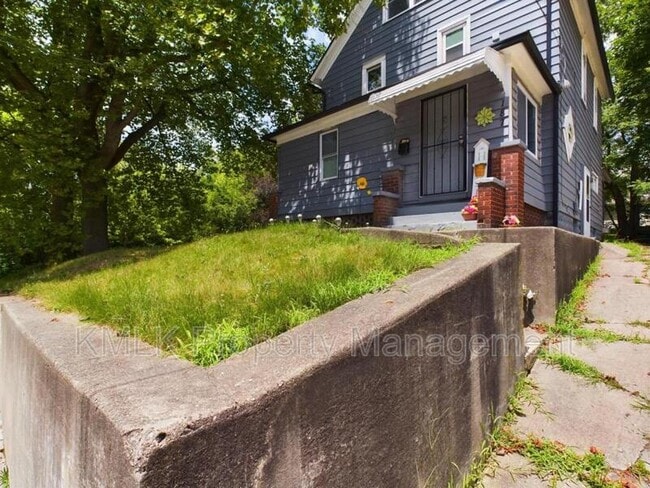Photo - 187 W Long St