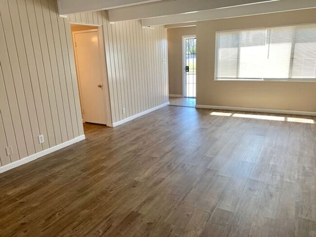 4 bed 1.5 bath House in Richmond -- AVAILABLE NOW !!