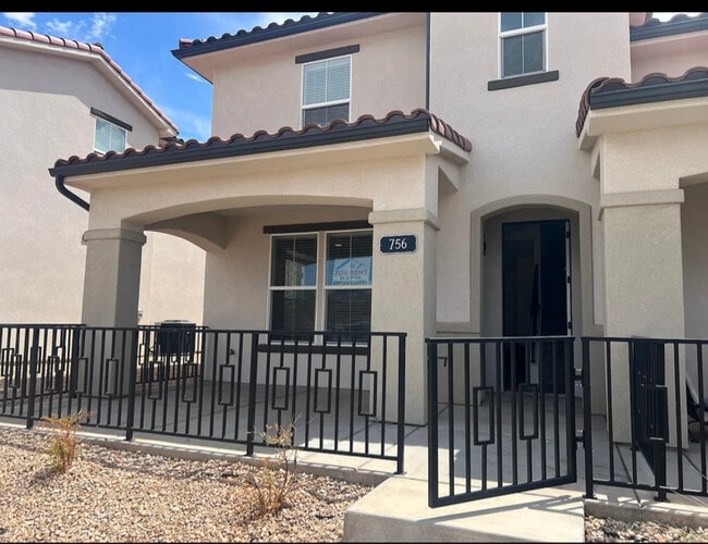 Photo - 756 W Sunfire Ln