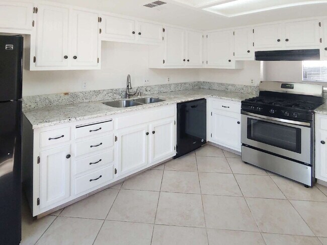Photo - 936 W Graaf Ave Unit A