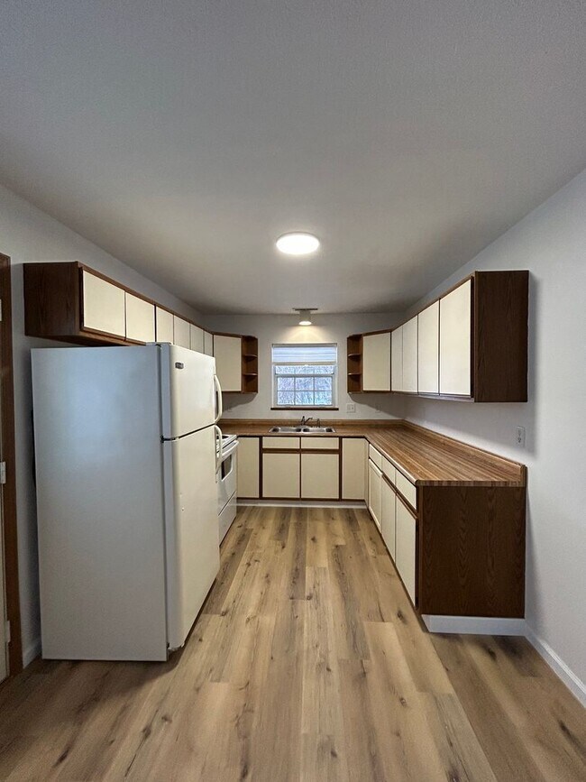 Photo - 917 N Clay St Unit 425 Clay Ct Apt 3