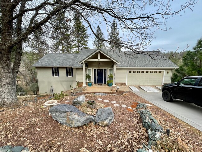 Charming Alta Sierra Home - Charming Alta Sierra Home