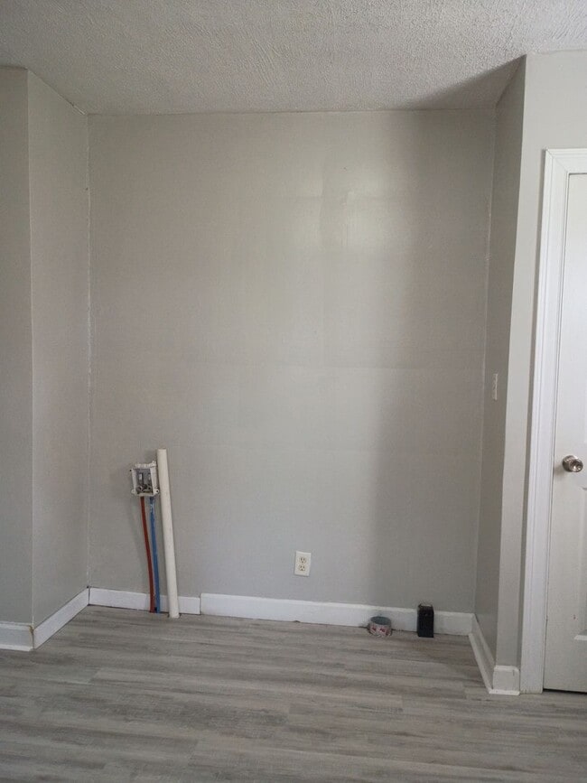 Photo - 2815-2815 1/2 S Pershing Dr Unit 2815