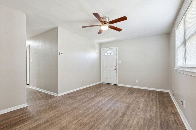 Photo - 9466 Phillip Ave Unidad 9466