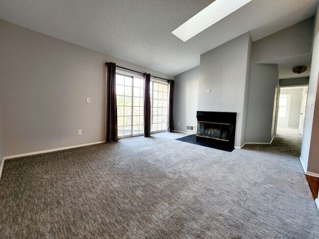 Photo - 2 Bedroom, 2 Bath - Society Hill, Mahwah, NJ - "NO BROKER FEE"
