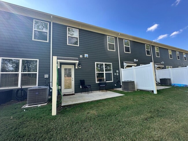 Photo - FOR LEASE- NEW TOWNHOME IN LEBANON!