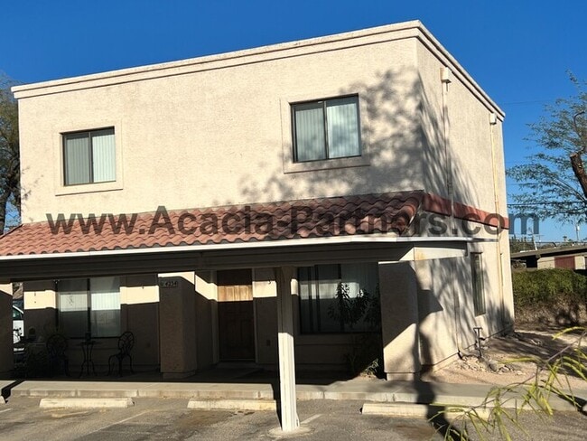 Photo - Two Bedroom in Oak Flower Neighborhood