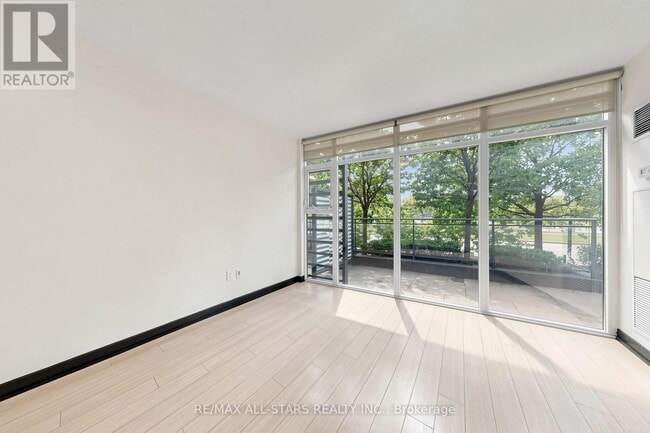 Photo - 110 Fort York Blvd