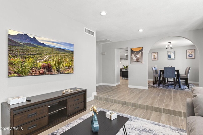 Photo - 1926 E Diamond Dr