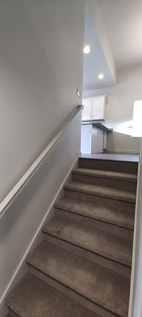 Photo - GET A MONTH OF RENT FOR FREE!!!