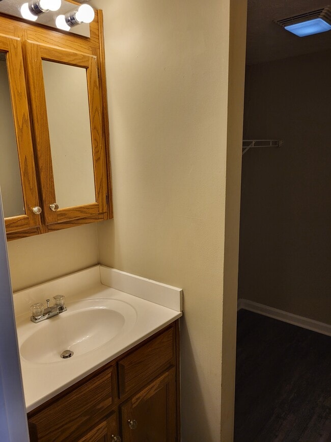 Photo - 1002 Brooklyn Blvd Unit 1
