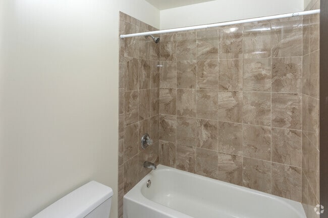 2BR, 1BA - 934SF