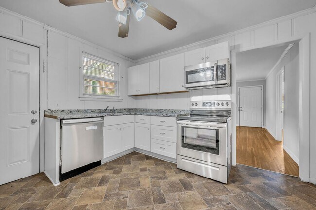 Photo - 127 37th Ave N