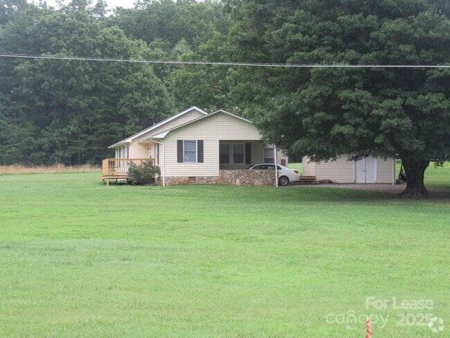 Building Photo - 1343 Beal Rd Rental