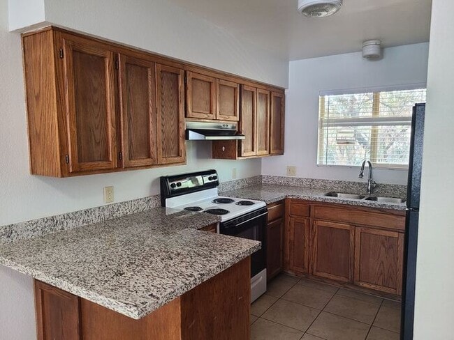 Photo - 2831 N Estrella Ave