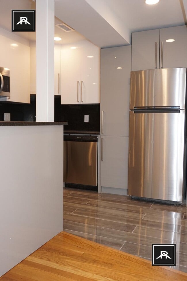 Photo - 3 bedroom in Brookline MA 02445 Unidad 2