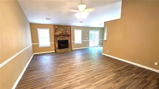 Photo - 105 Brooks Bridge Ct