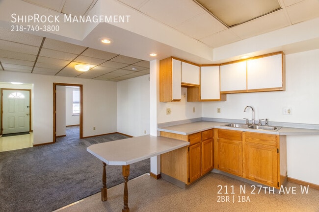 Photo - 211 N 27th Ave W