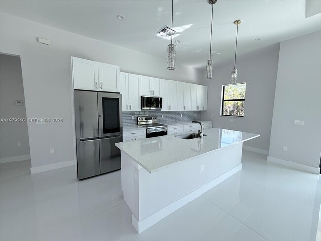 Photo - 2266 Desoto Blvd S