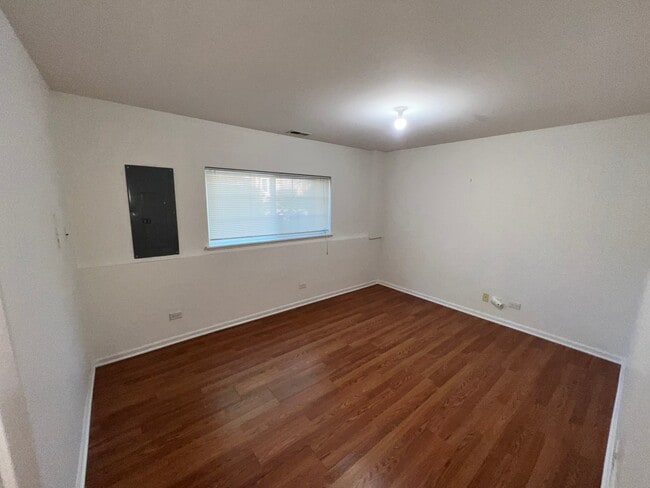 Photo - 806 Lewisburg Ln