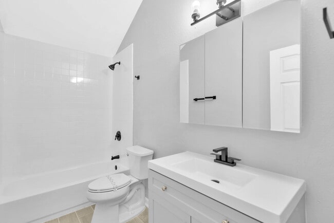 Photo - 551 1/2 Wildwood Way