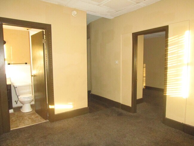 706 E Jackson St Unit 3