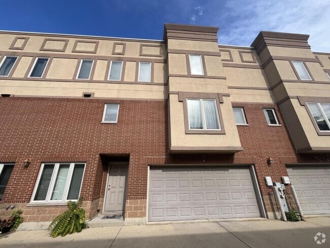 Building Photo - 7312 Ogden Ave Rental