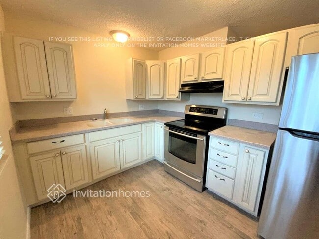 Photo - 8188 Stuart St