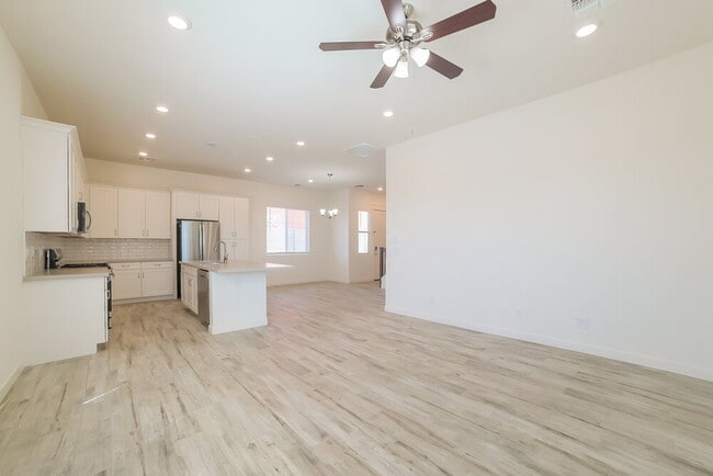 Photo - 16028 N 74th Ln