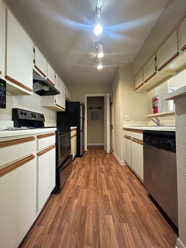 Photo - 2 MONTHS FREE- BEAUTIFUL 1/1 -Condo for Re...