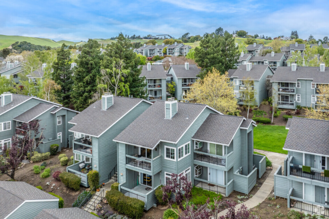 Building Photo - 7595 Canyon Meadows Cir Unit A Rental