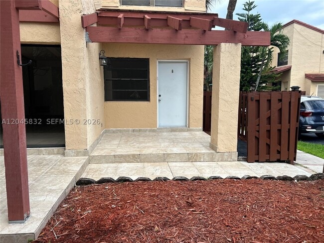 Building Photo - 301 W Park Dr
