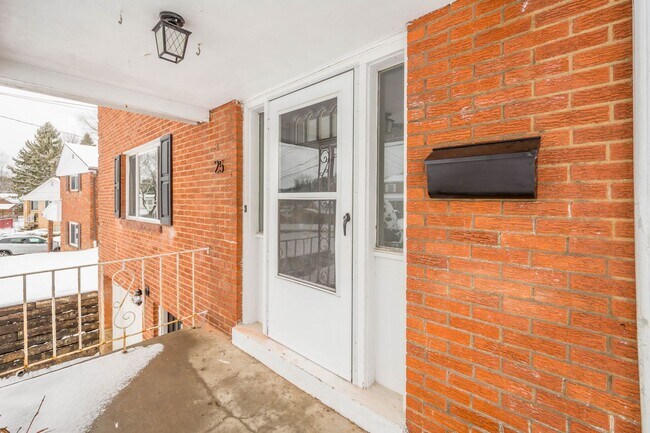 Photo - AVAILABLE SEPT 1ST!! STUNNING 4 bedroom in...