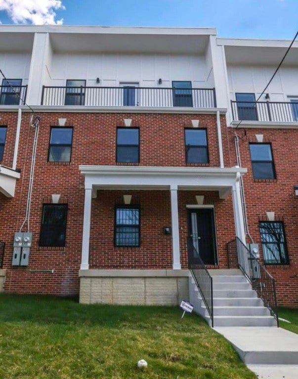 Building Photo - 233 Valley Ave SE