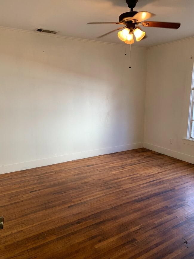 Photo - 3/2 fence yard kilgore pet friendly