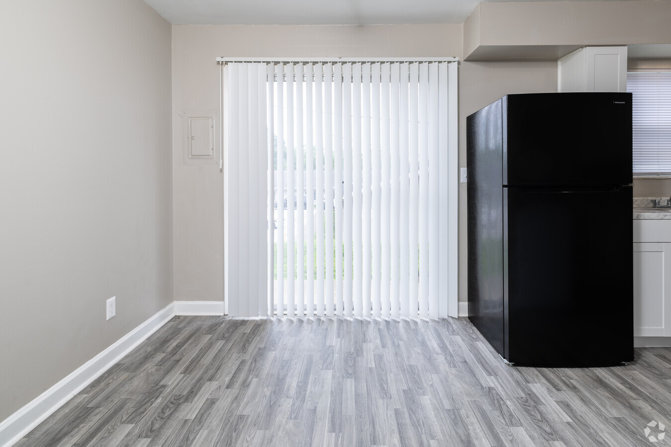 Naveen Pine Townhomes - Naveen Pine Townhomes