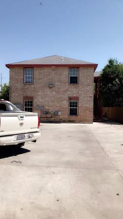 Building Photo - 418 W Plum St Rental